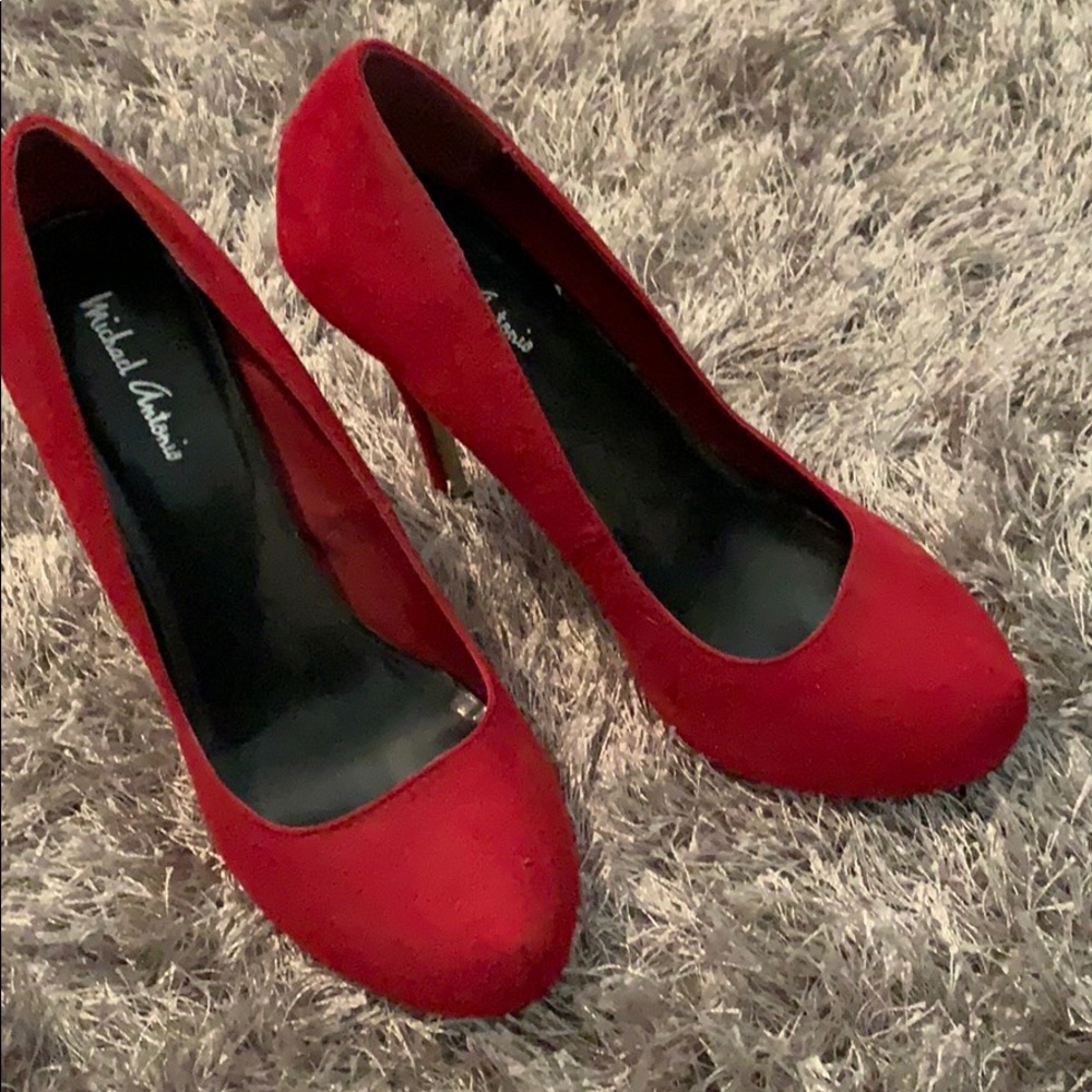 Red Michael Antonio Heels